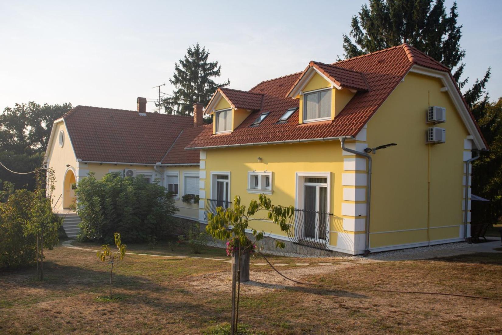 Kondics Apartmanhaz Sárvár Exterior foto